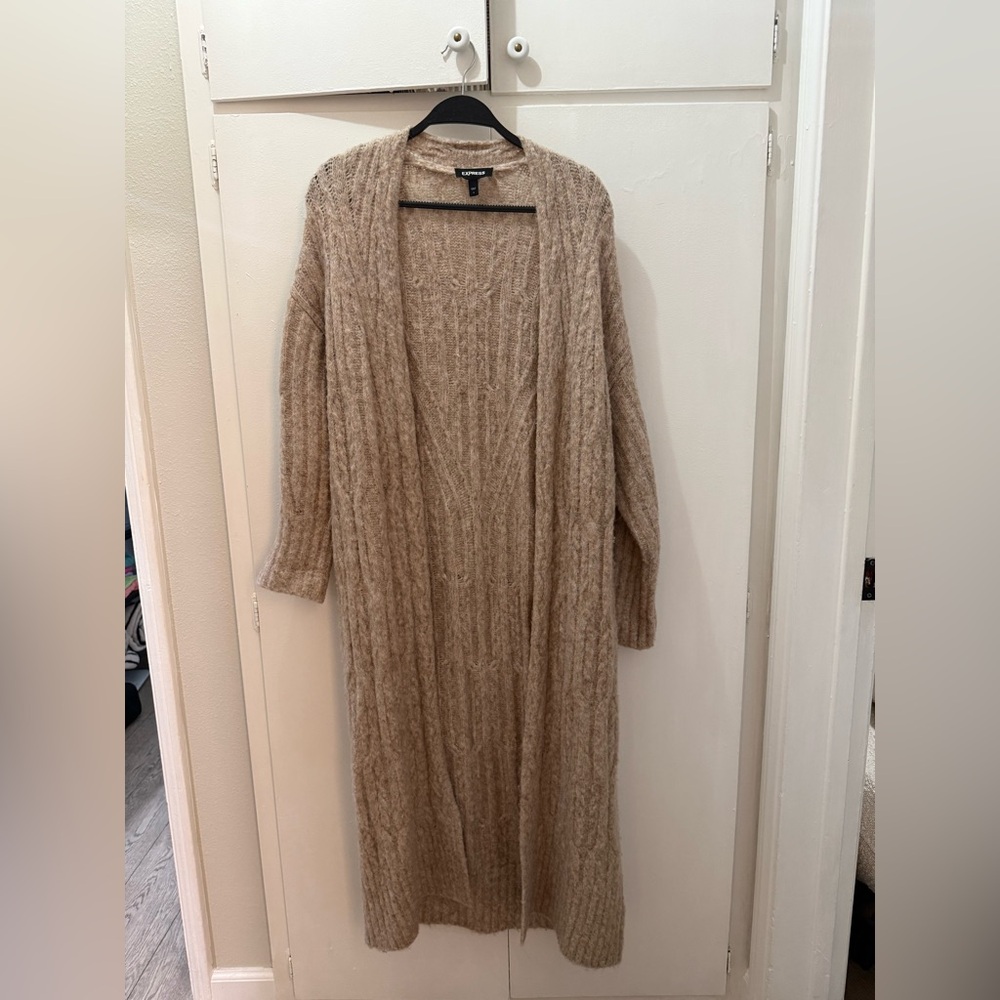 Express Knit Long Cardigan w/pockets. Size Small